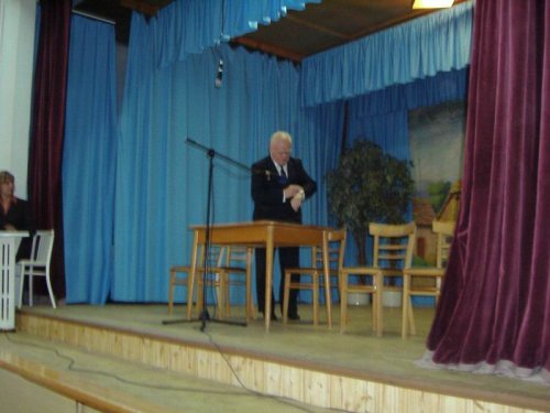 Hraje celá dědina aneb S veselou myslí na nesmysly. - 18.3.2006